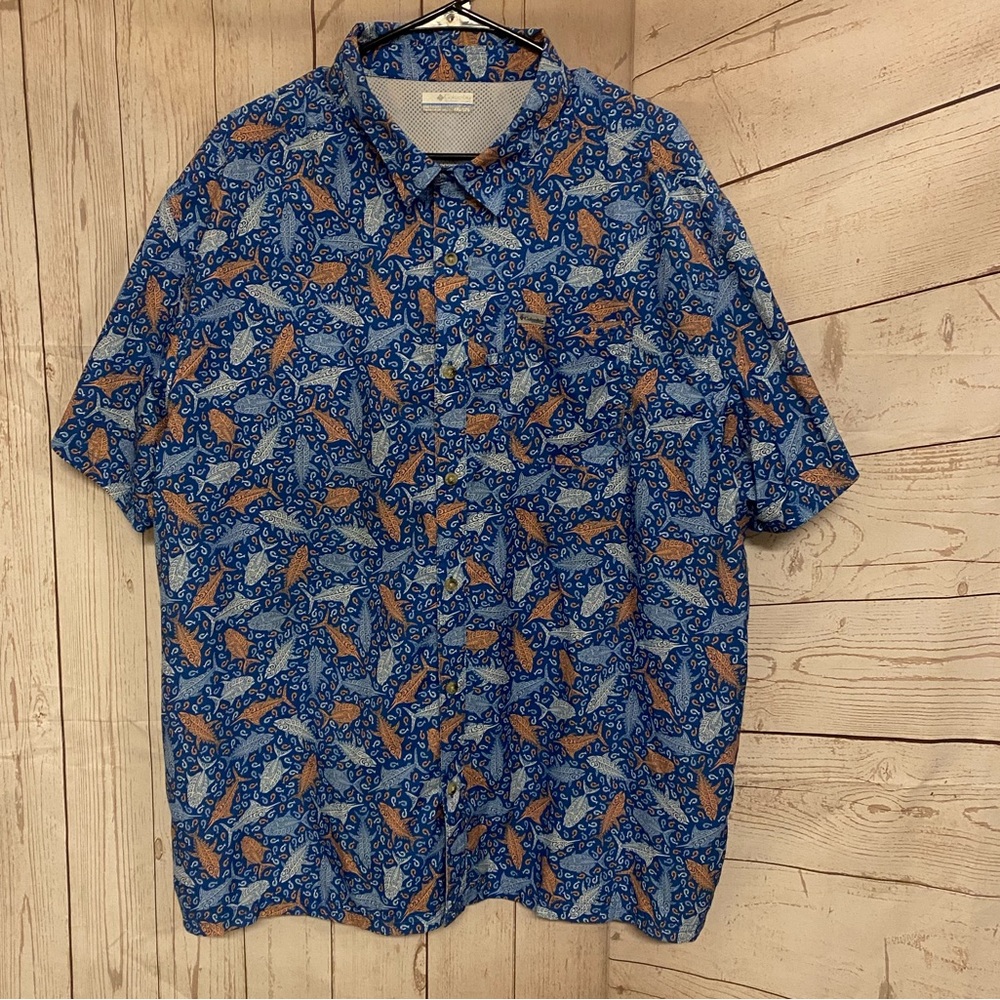 Columbia Men’s OMNI-Shade short sleeve shirt, Size XXL,Fish pattern design